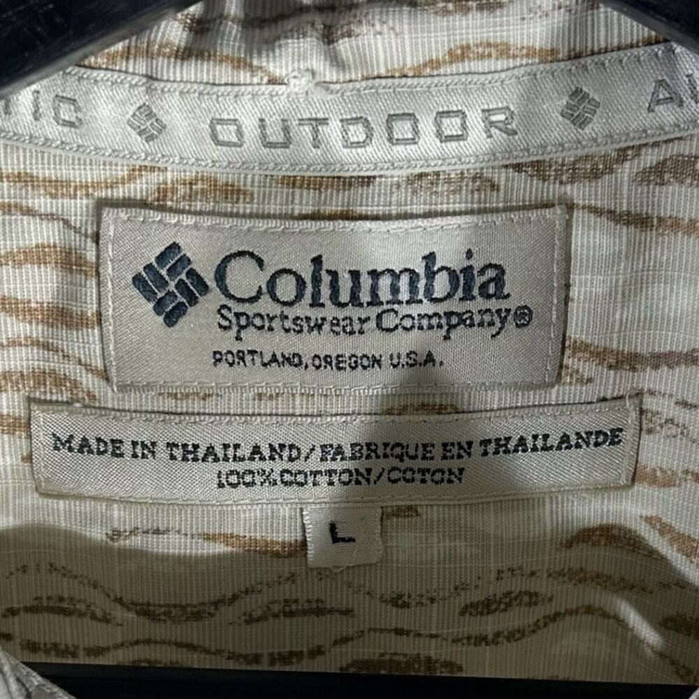 Columbia All Over Pattern Collared Short Sleeve B… - image 7